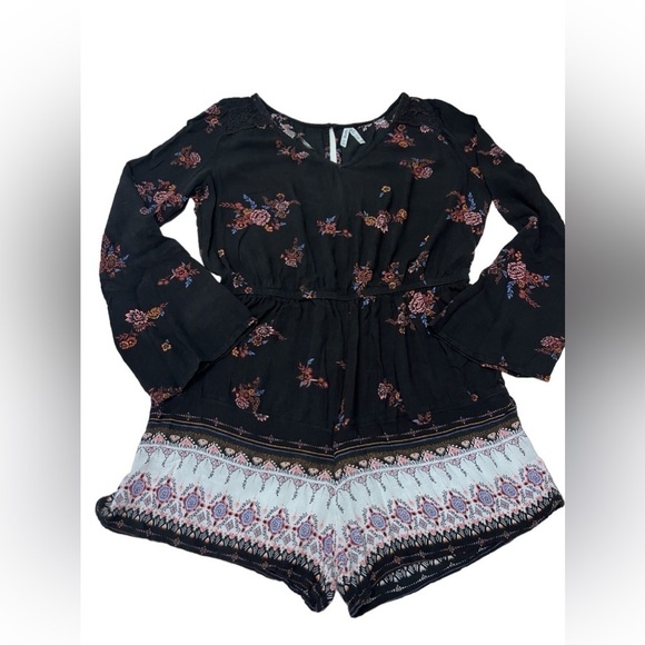 Mudd Romper- Size Medium - Picture 1 of 5